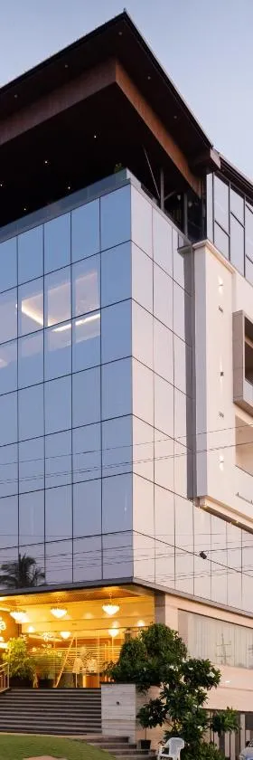 Hotel Le Grandeur，位于Narasimharaja Puram的酒店