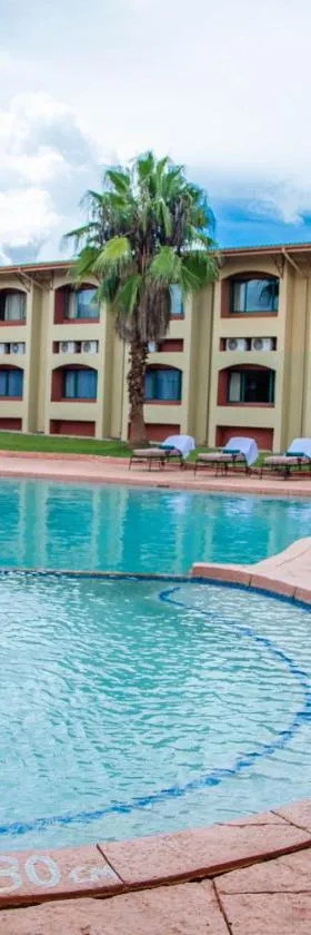 M'kango Golfview Hotel，位于卢萨卡的酒店