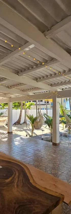 Sunset Surf Villa，位于拉利伯塔德的酒店
