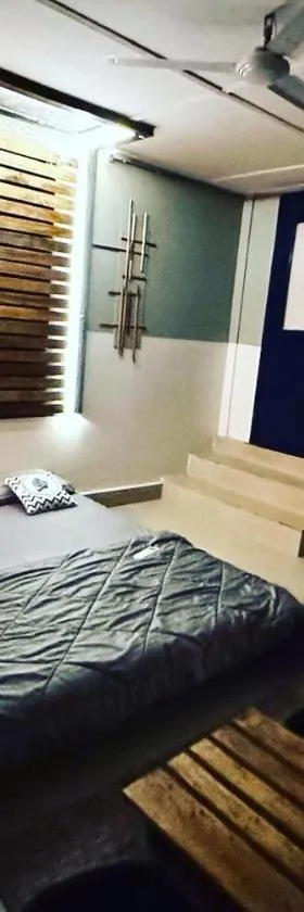 Jajaborihomestay，位于迪布鲁加尔的酒店