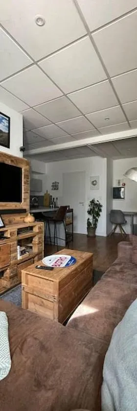Studio cosy tout confort - Le Drouvenant，位于克莱尔沃雷拉克的酒店