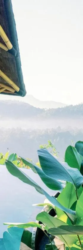 Dreamy Cliffside Bamboo Villa with Pool and View，位于Klungkung的酒店