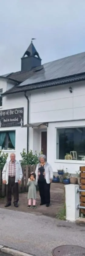十字路口住宿加早餐旅馆，位于布罗斯的酒店