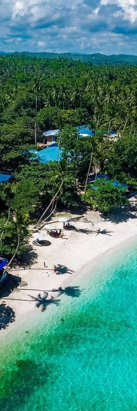 Durhan White Beach Resort powered by Cocotel，位于Tabuelan的酒店