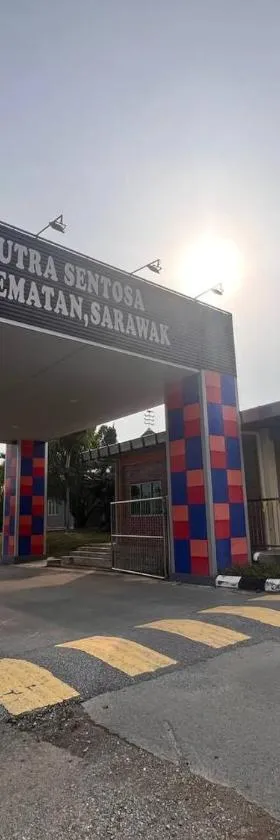 Putra Sentosa Retreat Camp, Sematan，位于Sematan的酒店