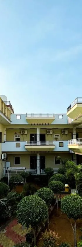 Hotel Samarth Residency，位于Pātolī的酒店