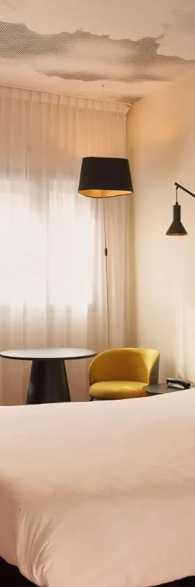 Ibis Madrid Aeropuerto Barajas，位于马德里的酒店