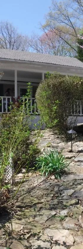 Serenity Hill Bed and Breakfast，位于Sloans Crossing的酒店