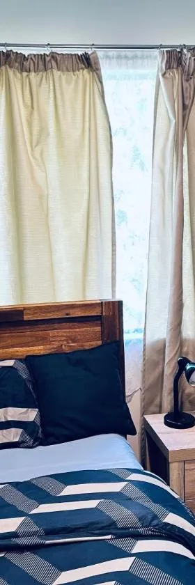 Comfy Stay in Room with Security & Privacy - Room 102，位于奥克兰的酒店