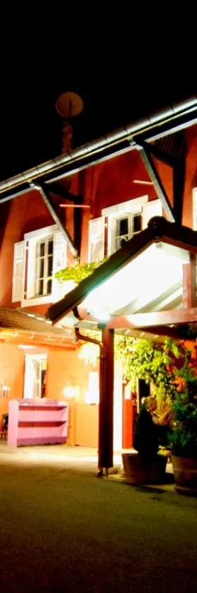 Auberge De Maison Rouge，位于韦特拉蒙图的酒店