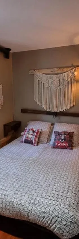 petit studio cosy，位于圣皮耶尔代勒福尔卡的酒店