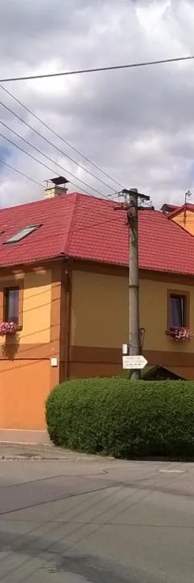 Penzion U Slunce，位于亚罗梅日的酒店