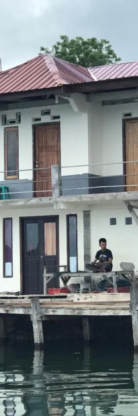 ORA KOMODO HOME STAY，位于Komodo的酒店