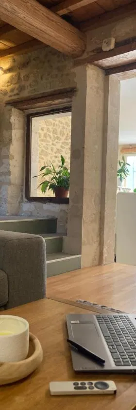 Petit nid douillet à 10 min d’Avignon，位于Pujaut的酒店