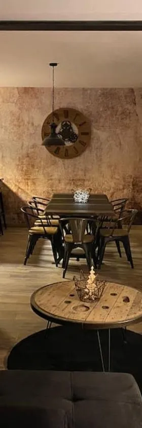 Als AS DE COEUR La maison aux mille et un coeurs，位于Neuve-Église的酒店