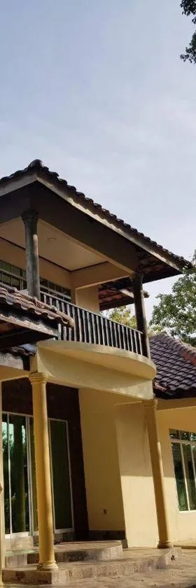 Rumah Madu Tiga Kangar，位于加央的酒店