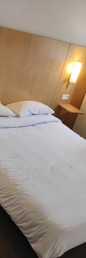 ENOR Hôtel - Guingamp，位于圣阿加的酒店