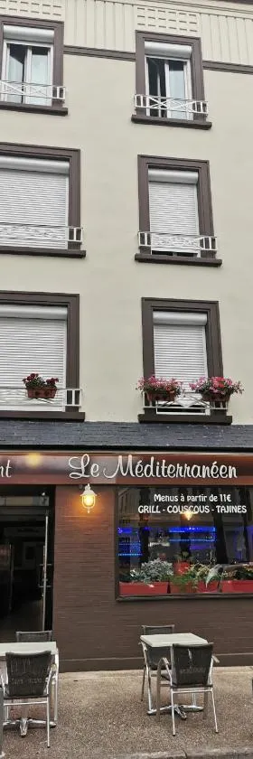 LE MEDITERRANEEN Montargis，位于蒙塔日的酒店