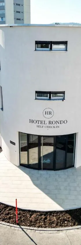 Hotel Rondo - Self-Check-in，位于维尔的酒店