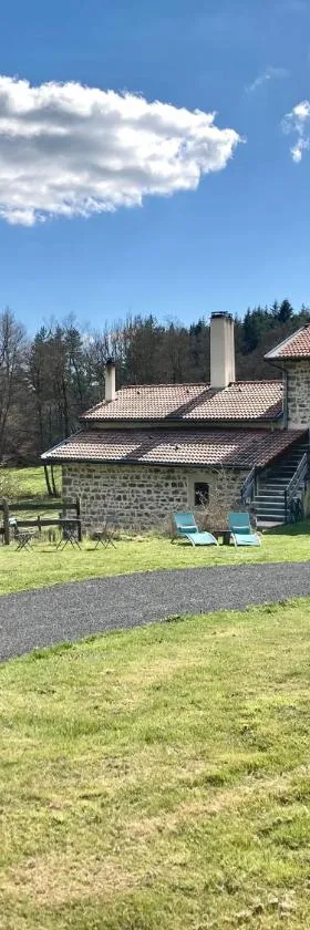 Moulin des Comtes - chambre des comtes，位于Viverols的酒店