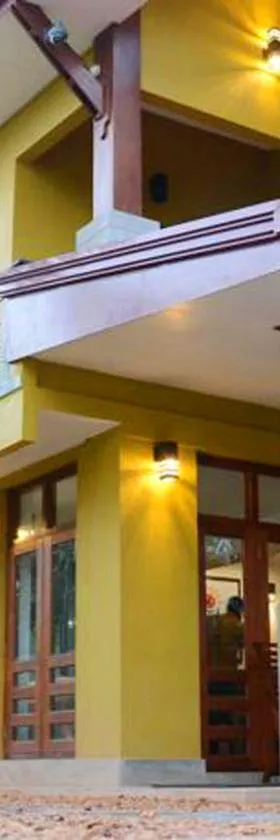 因拉克花园酒店，位于尼甘布的酒店