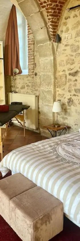 Cozy flat in castle near Fontainebleau - 10 min，位于Fleury-en-Bière的酒店