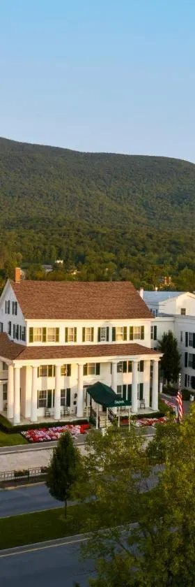 The Equinox Golf Resort & Spa，位于曼切斯特的酒店