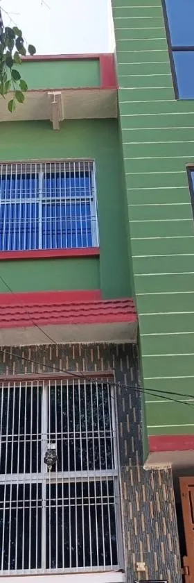 RADHA APARTMENTS Stay，位于Govardhan的酒店