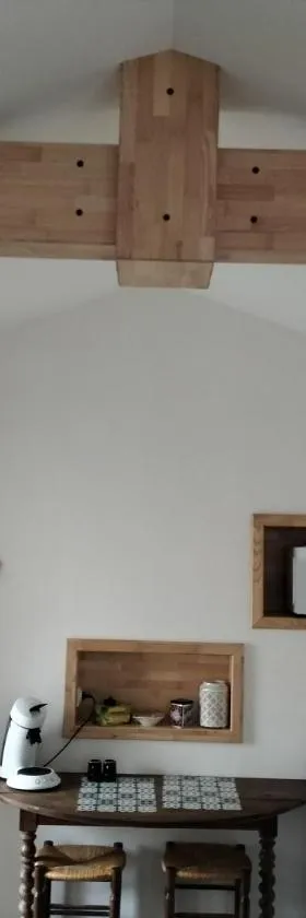 Logement entier 3 pièces et terrasse，位于Mazières-en-Gâtine的酒店