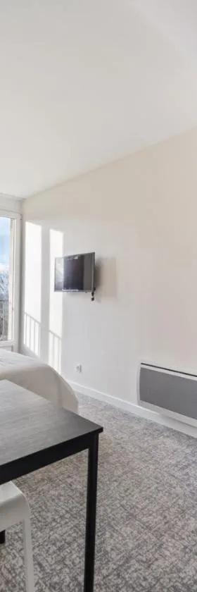 Le Mont neuf - Chambres avec cuisine au coeur de la nature type Appart'Hotel - sanitaires communs，位于Perrigny的酒店