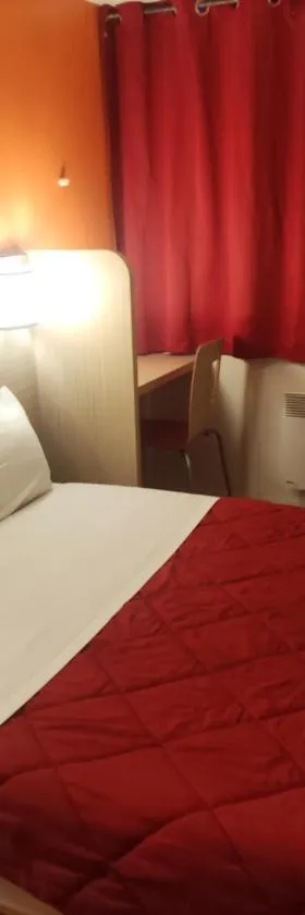 瓦讷普瑞米尔经典酒店，位于瓦讷的酒店
