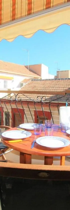 Casa Meroño Los Alcazares，位于洛斯阿尔卡萨雷斯的酒店