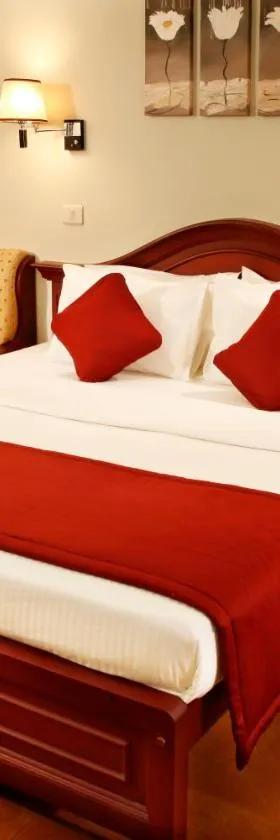 K K RESIDENCY PAYYANUR HOTEL，位于Payyannūr的酒店