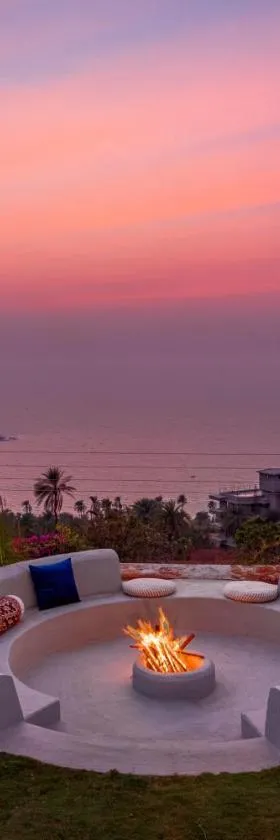 SaffronStays Mimosa Sunsets，位于达博利的酒店