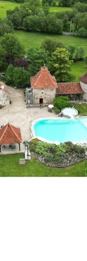 Les gites et chambres d'hôtes du Mas de bouzou，位于Grèzes的酒店