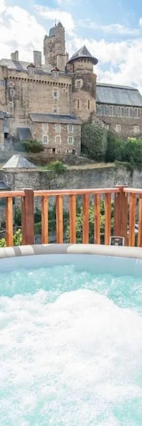 L'Estagnole pour 2 personnes, jacuzzi, hammam，位于埃斯坦的酒店