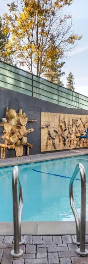 Hilton Vacation Club Tahoe Seasons Lake Tahoe，位于南太浩湖的酒店
