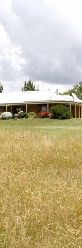 Topsys Corner - large rural house near Orange，位于Shadforth的酒店