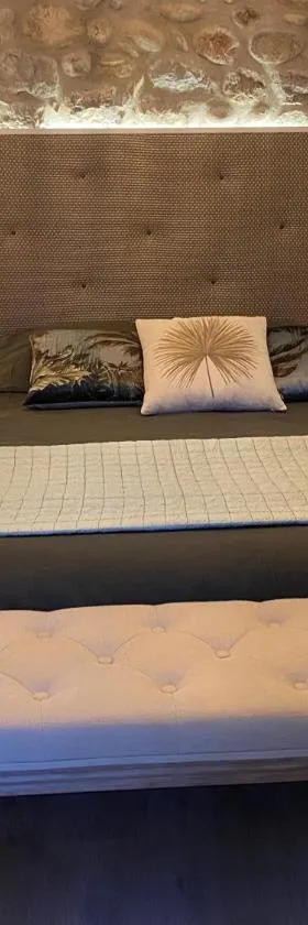 Le Bruit de l'eau (Chambre Boudoir)，位于拉博姆的酒店