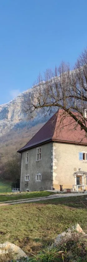 La Maison de Rochebois, chambres et table d'hôtes, Savoie, France，位于Champagneux的酒店