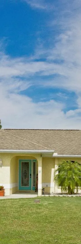 Classic Floridian Oasis w/Pool，位于北港的酒店