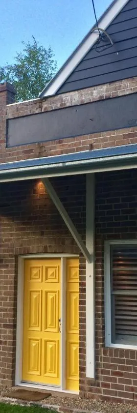 Bundanoon Bijou Southern Highlands Accommodation，位于邦达努的酒店