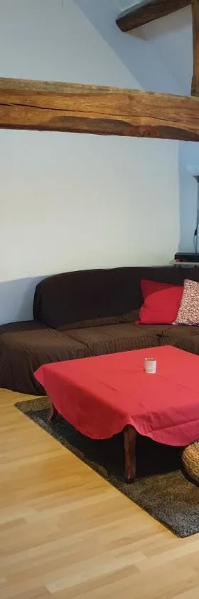 Maisons cosy de village，位于Gurgy的酒店
