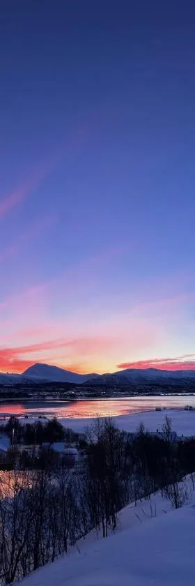 Leilighet med 1 soverom i Tromsø/Kvaløysletta med flott beliggenhet og god utsikt. Kort vei til flyplass.，位于Kvaloysletta的酒店