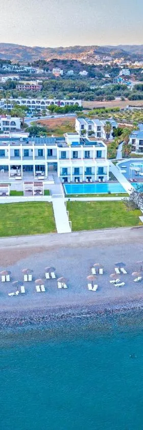 Kamari Beach，位于拉多斯的酒店