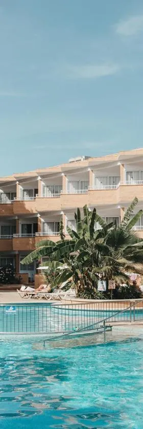 Hotel Xaloc Playa，位于蓬塔普里马的酒店