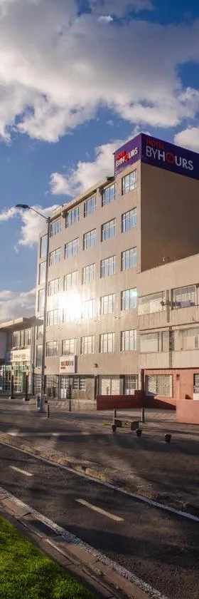 Hotel ByHours Las Américas，位于波哥大的酒店