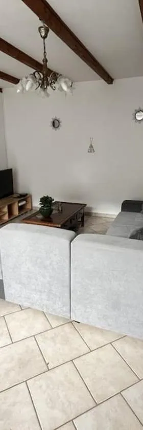 Maison proche de la campagne au calme 7-8 personnes，位于Cambon的酒店