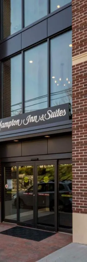 Hampton Inn & Suites Huntington Downtown, Ny，位于亨廷顿的酒店