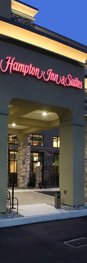 Hampton Inn & Suites Stroudsburg Bartonsville Poconos，位于斯特劳兹堡的酒店